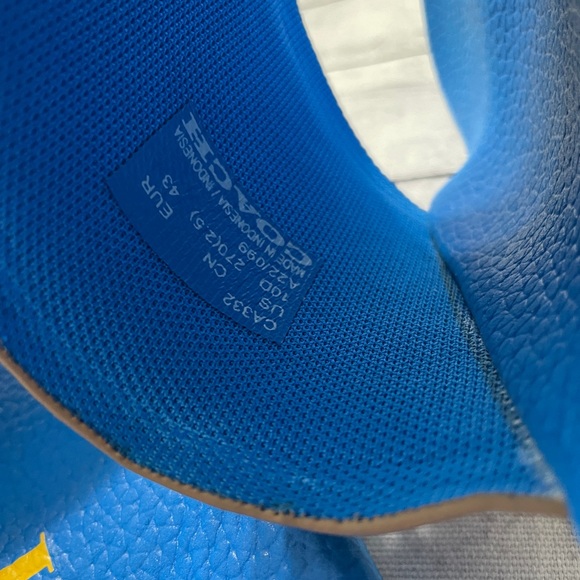 New COACH
Men's Signature Rainbow Logo Print Slides - Picture 9 of 10